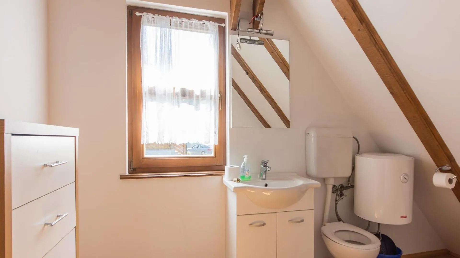 Tranquil Holiday Home In Kvarner Near Kupa River Brod Moravice